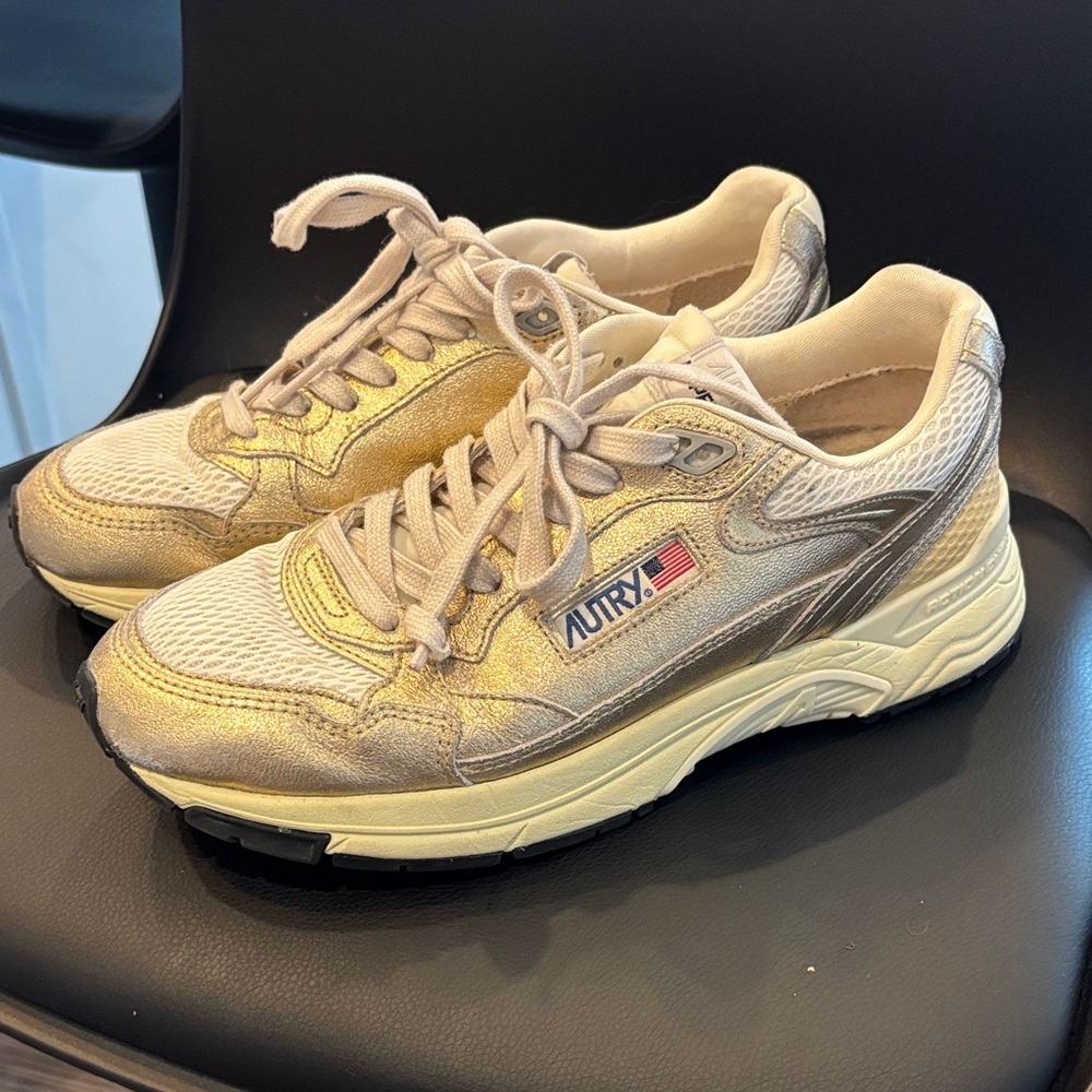 Autry Women's Gold Metallic Leather Sneakers
